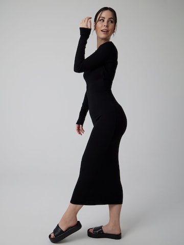 A LOT LESS Knitted dress 'Caroline' in Black: front