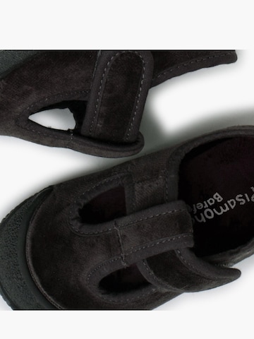 Pisamonas First-Step Shoes in Grey