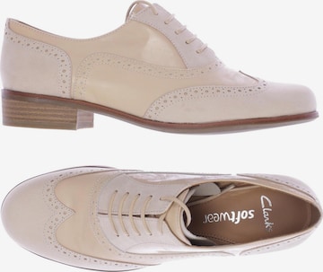 CLARKS Flats & Loafers in 39,5 in Beige: front