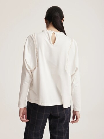 Top ' Domna ' di Odd Molly in bianco