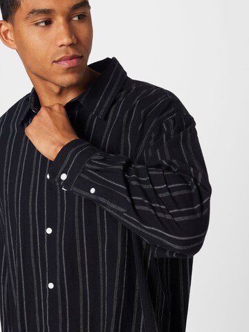 WEEKDAY Comfort fit Button Up Shirt in Black