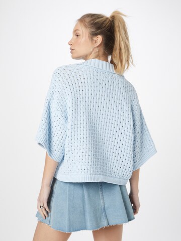 Oval Square Pullover in Blau