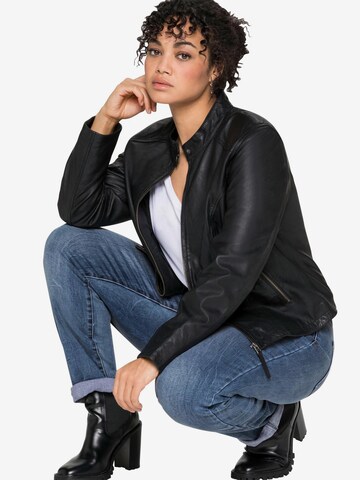 SHEEGO Between-Season Jacket in Black