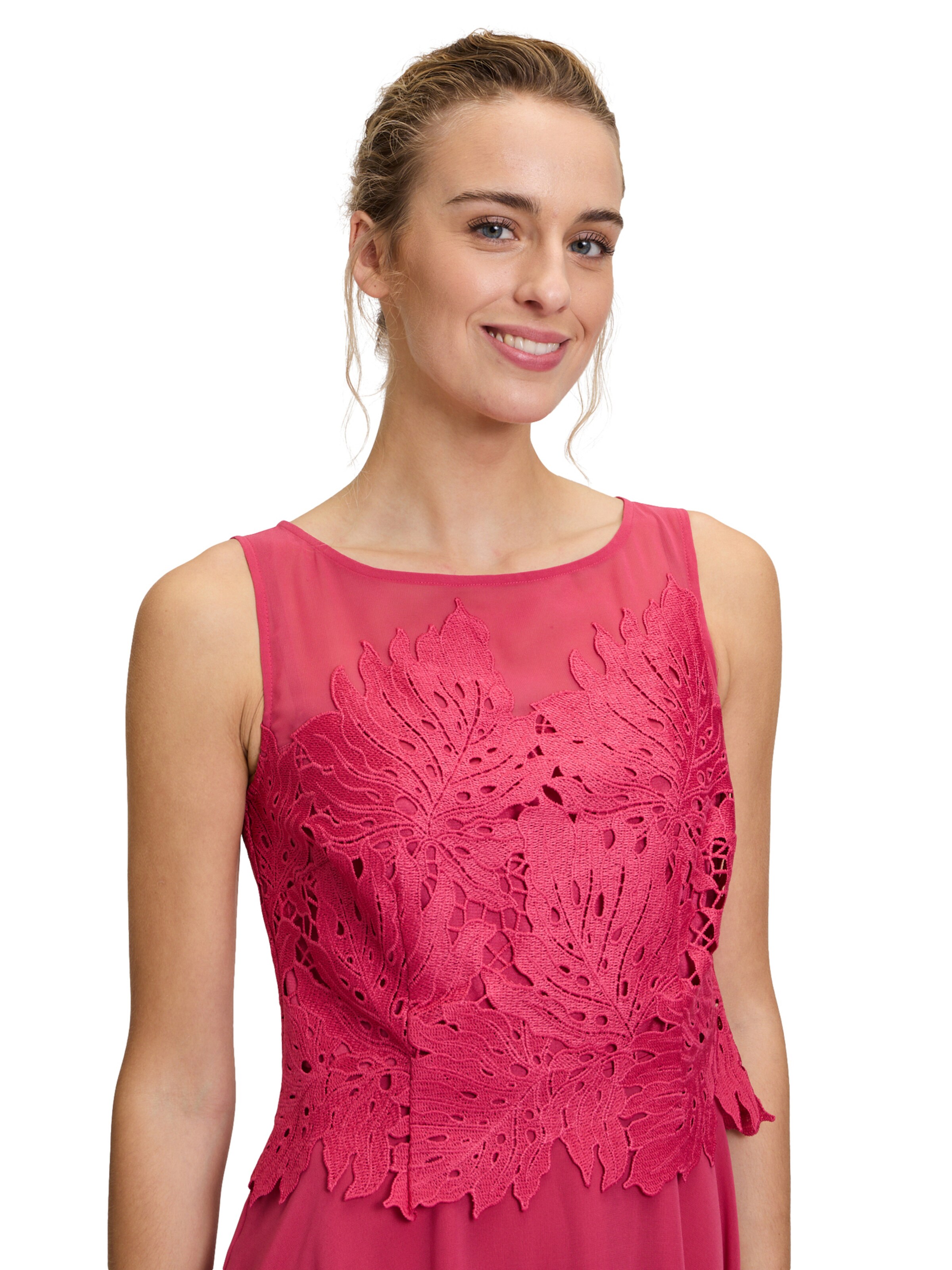 Robe de cocktail Vera Mont en rouge