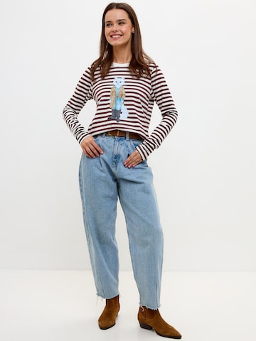 T-shirt 'Cat in Trench' Cat e Lolette en marron