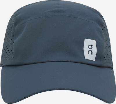 On Casquette de sport en bleu marine / gris argenté, Vue avec produit