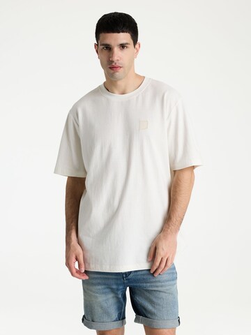 T-Shirt CHASIN' en blanc : devant