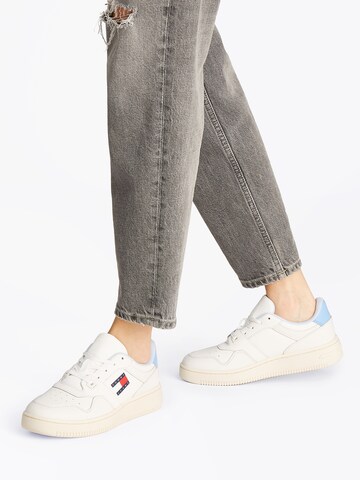 Tommy Jeans - Zapatillas deportivas bajas 'RETRO BASKET ESS MEG 3A3' en blanco