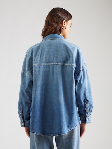 Bluză de la Calvin Klein Jeans pe albastru