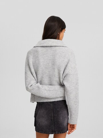 Bershka Pullover in Grau