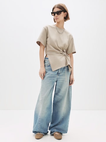 Tricou de la Pull&Bear pe gri
