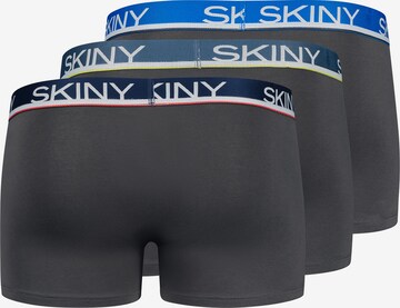 Boxeri de la Skiny pe gri