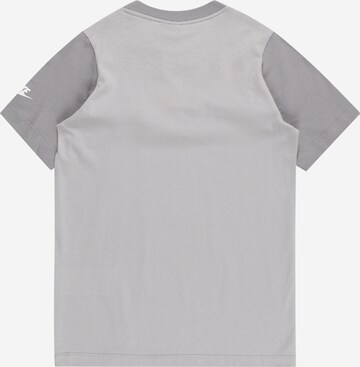 T-Shirt 'REPEAT' Nike Sportswear en gris