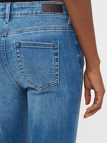 Only Petite Flared Jeans 'ONLBLUSH' in Blauw