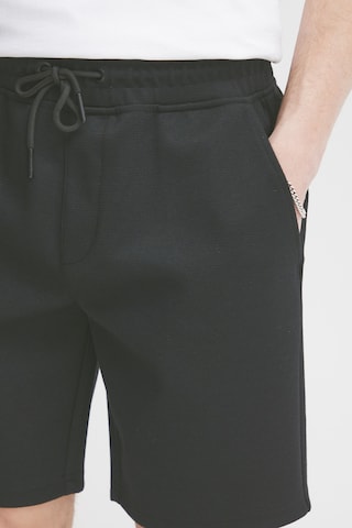 !Solid Regular Pants 'Quintin' in Black