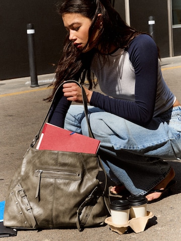 Bershka Skuldertaske i brun
