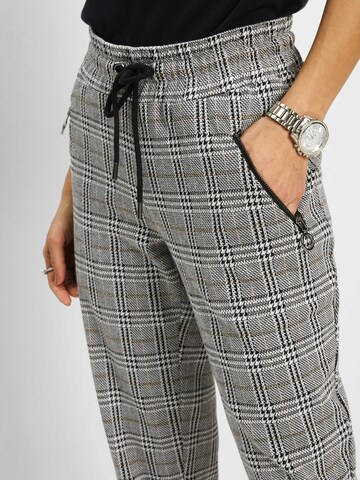 Regular Pantaloni de la bonprix pe gri