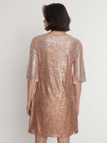 Ana Alcazar Jurk 'Paasa' in Goud