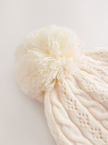 Next Muts in Beige