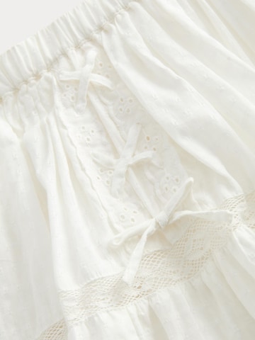 Gonna di Marks & Spencer in bianco