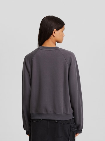 Bershka Sweatshirt in Grau