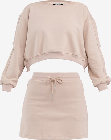 Tenue d'intérieur Tom Barron en beige : devant