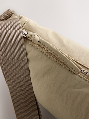 Next Schultertasche in Beige
