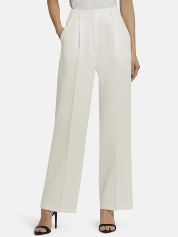 Nicowa Slimfit Broek in Wit: voorkant