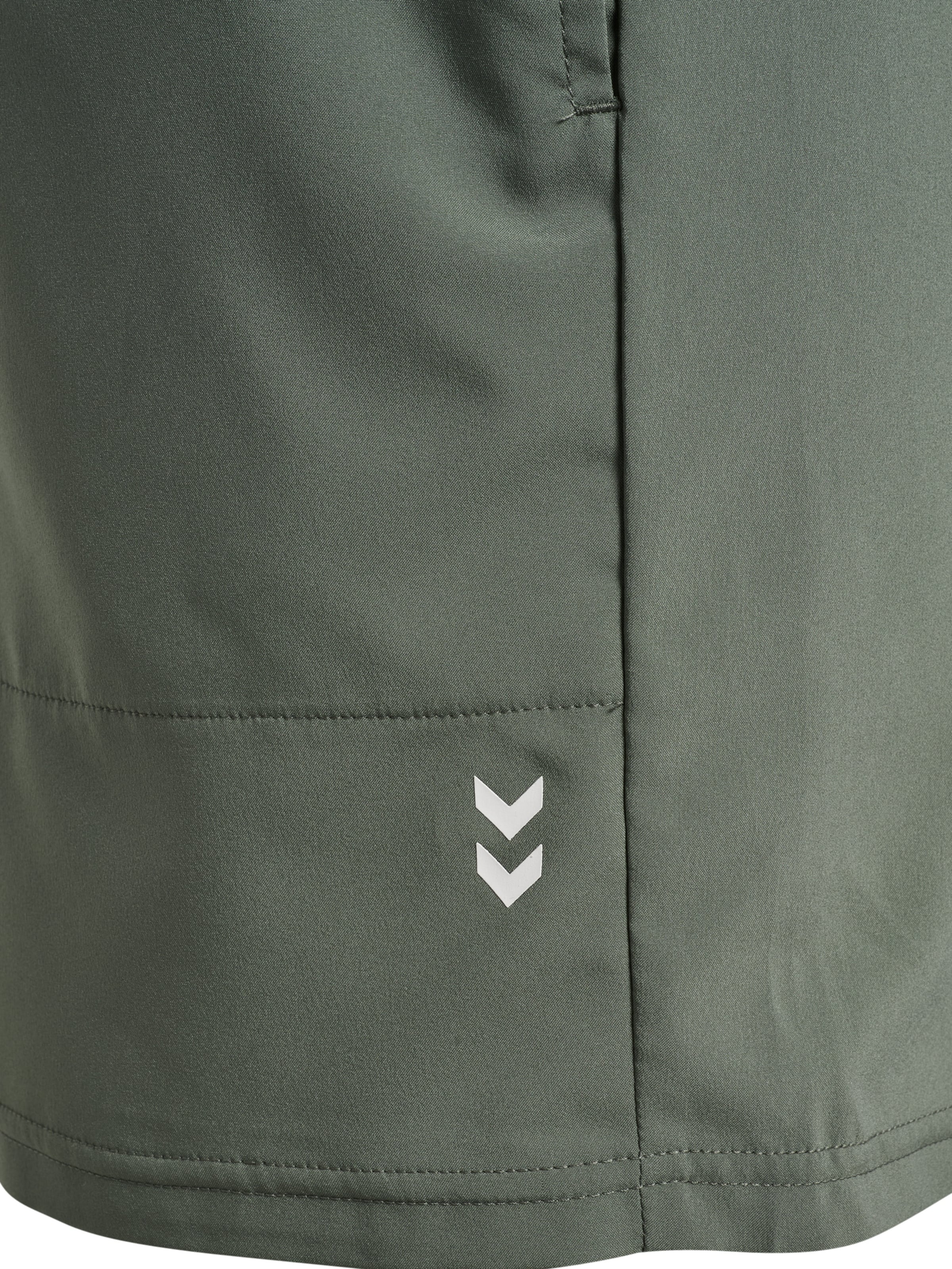 Hummel Regular Shorts in Grün