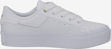 Baskets basses '47CFA0005' LACOSTE en blanc