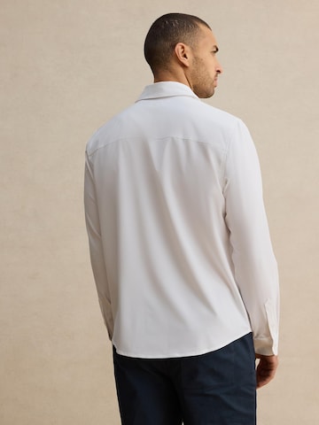 DAN FOX APPAREL Klasický střih Košile 'Kian' – bílá
