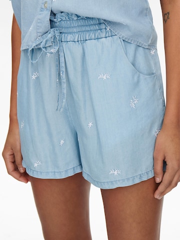 ONLY Regular Shorts 'Candice' in Blau