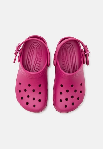 Crocs - Sandalias 'Classic' en rosa