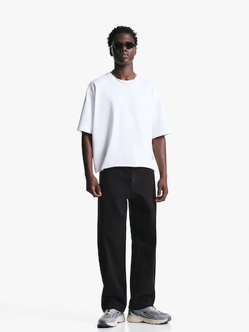 Bershka Baggy Farkut värissä musta