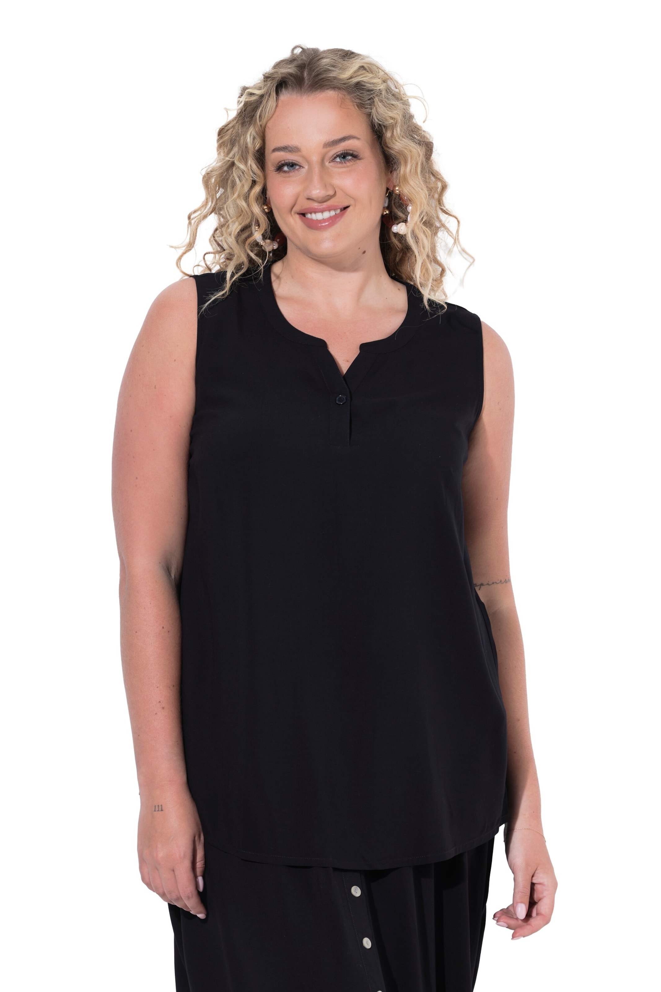 Angel of Style Shirt in Black: front