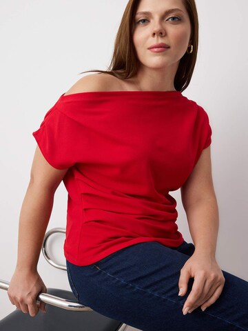 Trendyol Curve - Camiseta en rojo