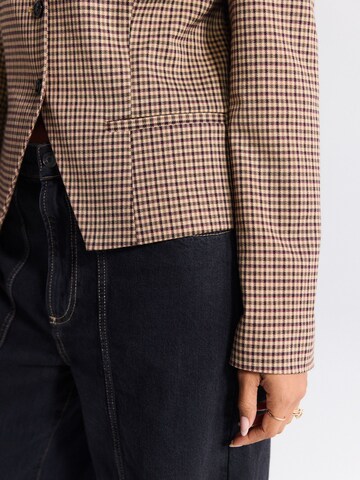 Next Blazer in Braun