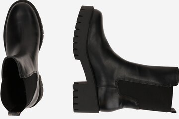 Boots chelsea 'WARIN' di GUESS in nero