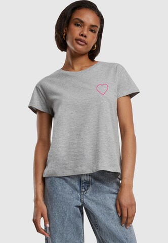 Merchcode T-Shirt 'Herz' in Grau: Vorderseite
