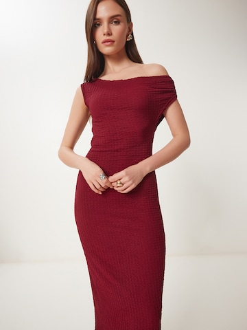 Happiness İstanbul - Vestido en rojo