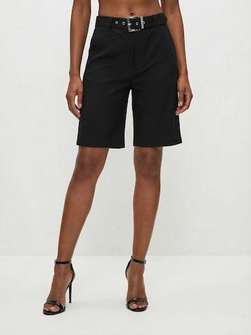 Hoermanseder Regular Панталон в черно: отпред