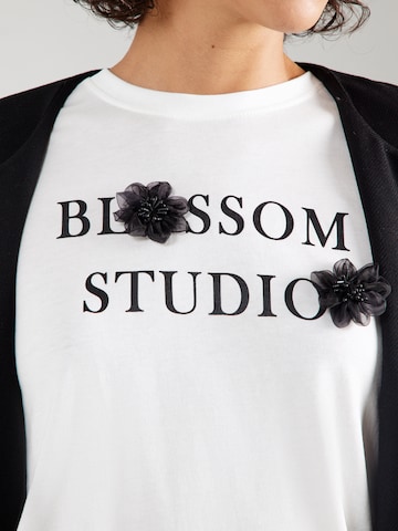 ONLY Тениска 'ONLBLOSSOM' в бяло