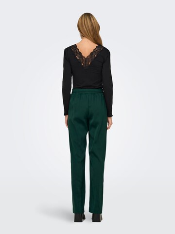 Loosefit Pantaloni con piega frontale 'ONLELODY' di ONLY in verde