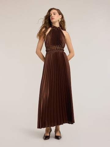 MOTIVI Kleid‌‌‌‌‌‌‌‌‌‌ in Braun