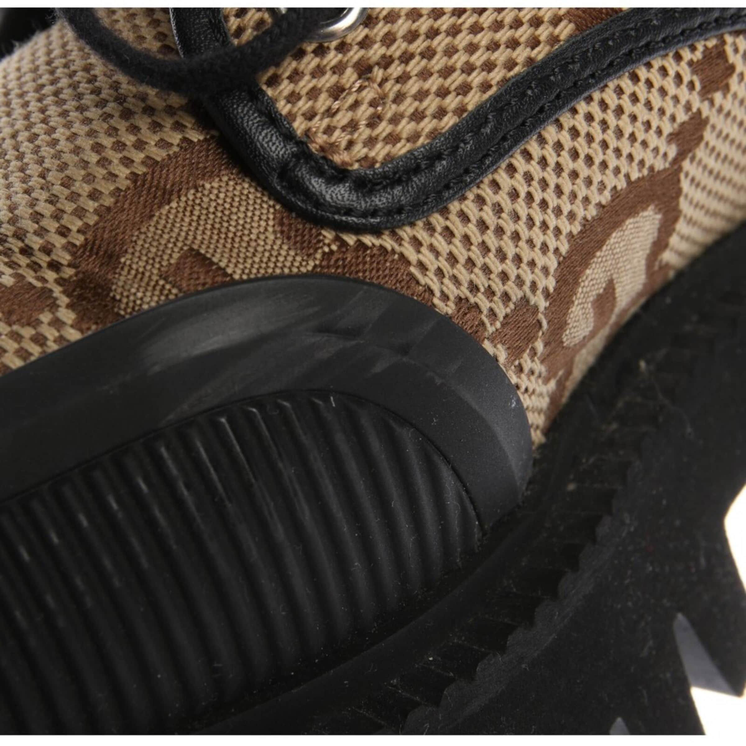 Gucci Flats & Loafers in 37,5 in Brown