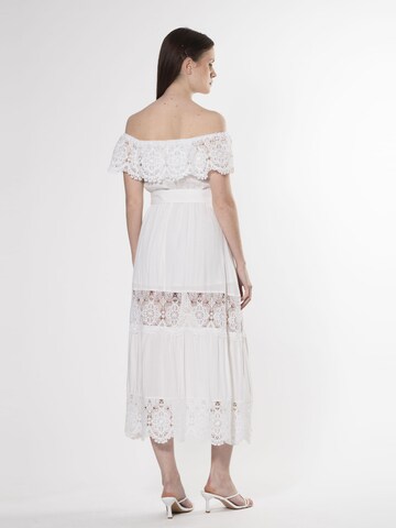Robe Influencer en blanc