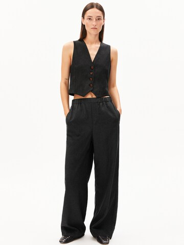 ARMEDANGELS Loosefit Hose JONVAALIE PREMIUM MEL. in Grau