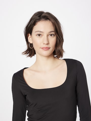 Cotton On - Camiseta en negro