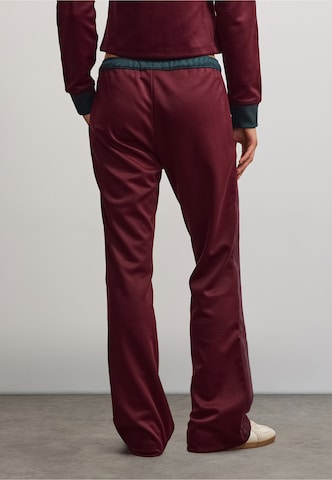 Pegador Flared Pants 'Preci' in Red