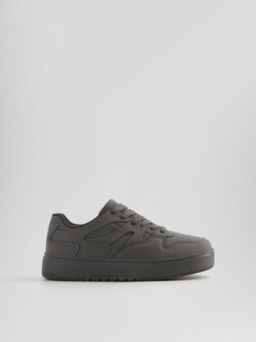 Bershka Platform trainers in Grey